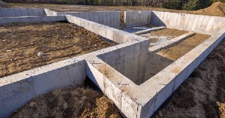 Ленточный фундамент Апатиты цена от 2750 руб.